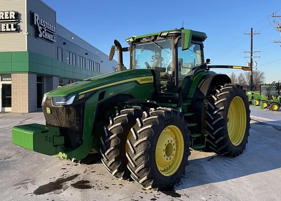 Image of John Deere 8R 310 equipment image 3