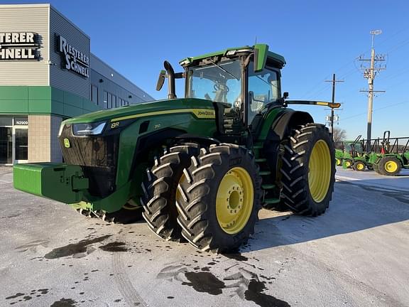 Image of John Deere 8R 310 equipment image 4