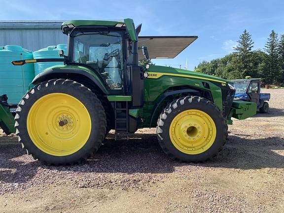 Image of John Deere 8R 310 equipment image 2