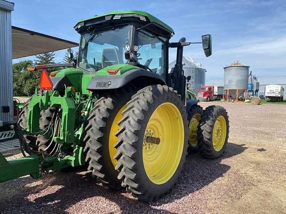 Image of John Deere 8R 310 equipment image 4