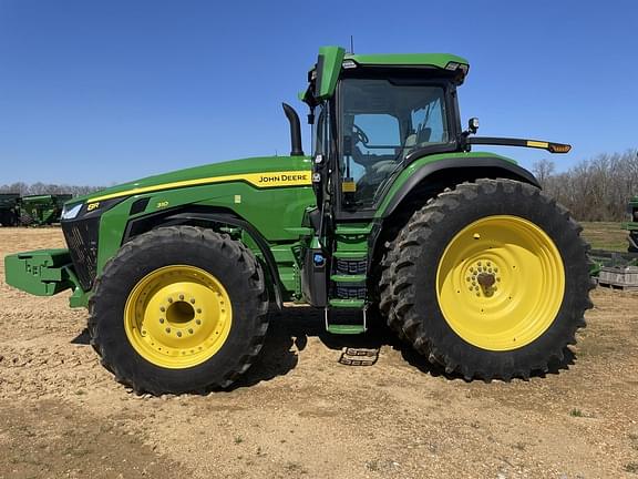 Image of John Deere 8R 310 equipment image 3