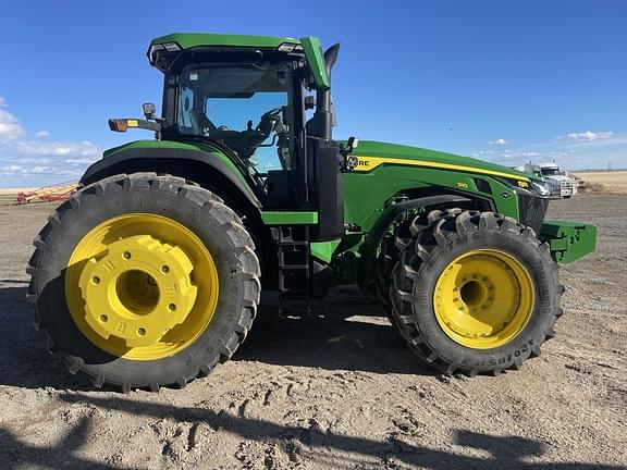 Image of John Deere 8R 310 equipment image 2