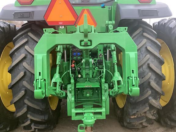 Image of John Deere 8R 310 equipment image 4