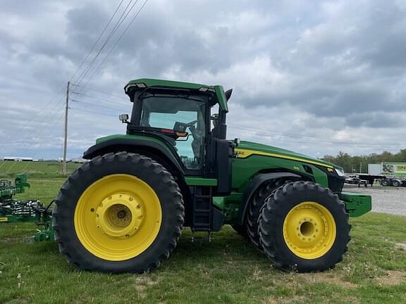 Image of John Deere 8R 310 equipment image 3