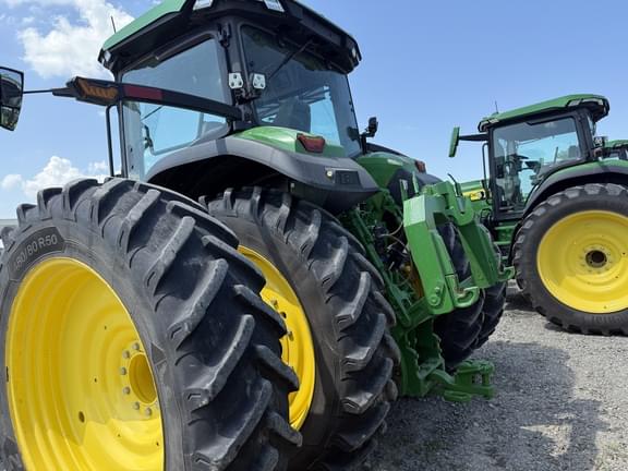 Image of John Deere 8R 310 equipment image 3