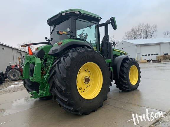 Image of John Deere 8R 310 equipment image 4