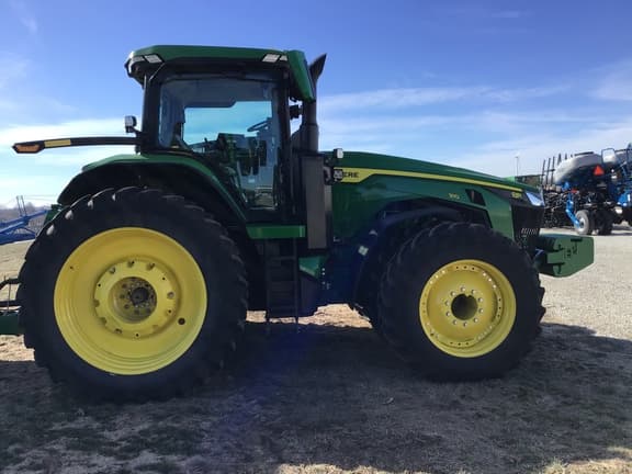 Image of John Deere 8R 310 equipment image 2