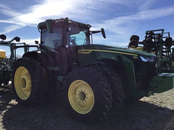 Image of John Deere 8R 310 equipment image 3