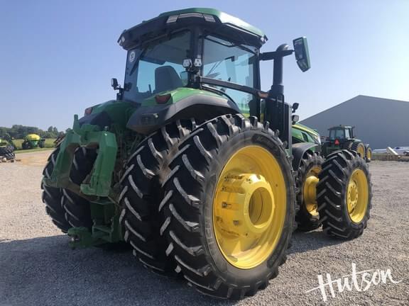 Image of John Deere 8R 310 equipment image 4