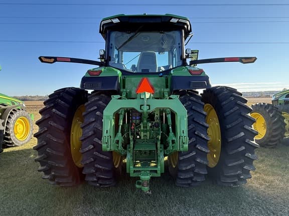 Image of John Deere 8R 310 equipment image 4