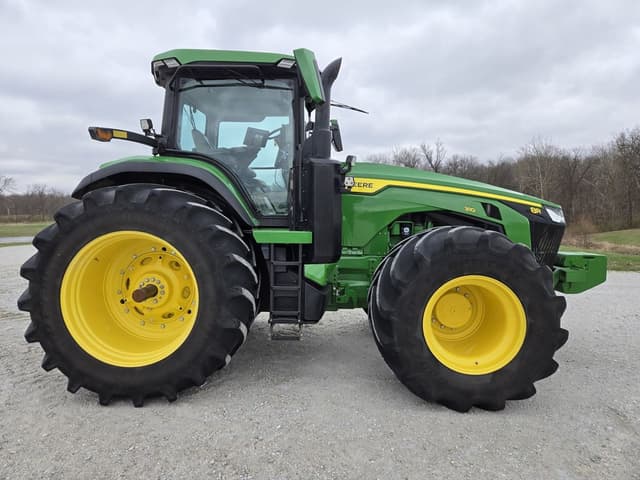 Image of John Deere 8R 310 equipment image 4