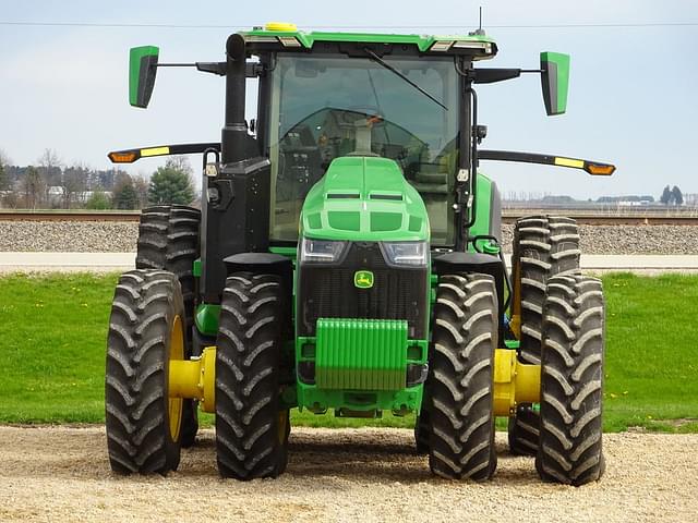 Image of John Deere 8R 310 equipment image 2