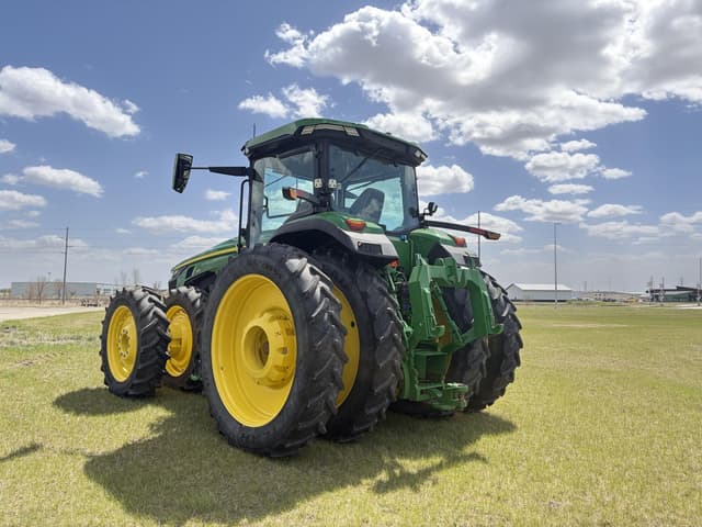 Image of John Deere 8R 310 equipment image 4