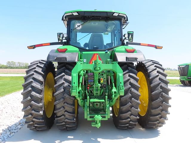 Image of John Deere 8R 310 equipment image 4