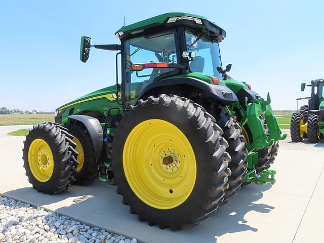 Image of John Deere 8R 310 equipment image 2