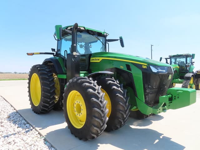 Image of John Deere 8R 310 equipment image 2