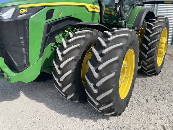 Image of John Deere 8R 310 equipment image 3