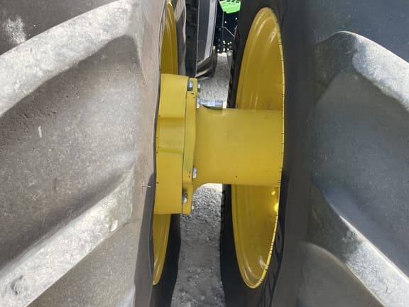 Image of John Deere 8R 310 equipment image 4