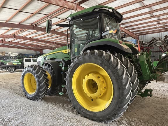 Image of John Deere 8R 310 equipment image 2