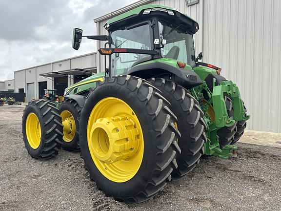 Image of John Deere 8R 310 equipment image 4