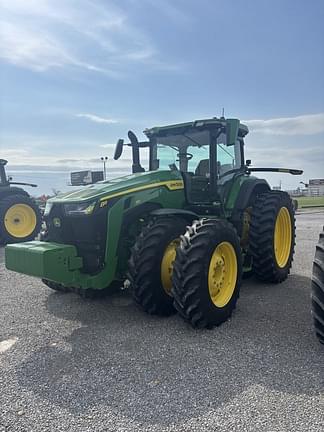 Image of John Deere 8R 310 equipment image 2