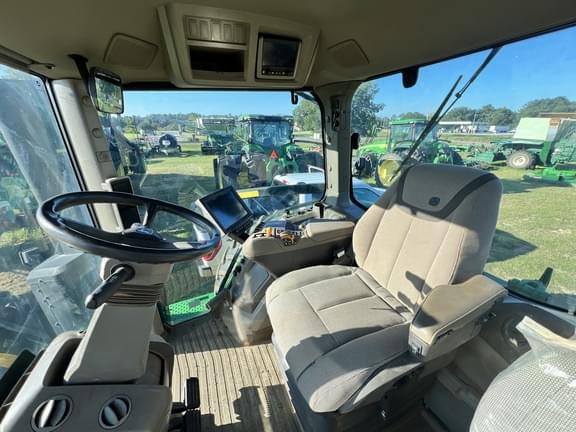 Image of John Deere 8R 310 equipment image 3
