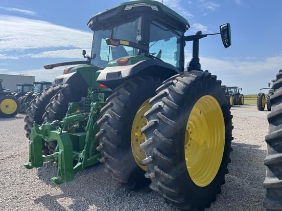 Image of John Deere 8R 310 equipment image 3