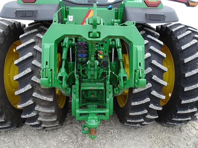 Image of John Deere 8R 310 equipment image 2