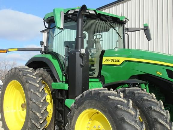 Image of John Deere 8R 310 equipment image 4