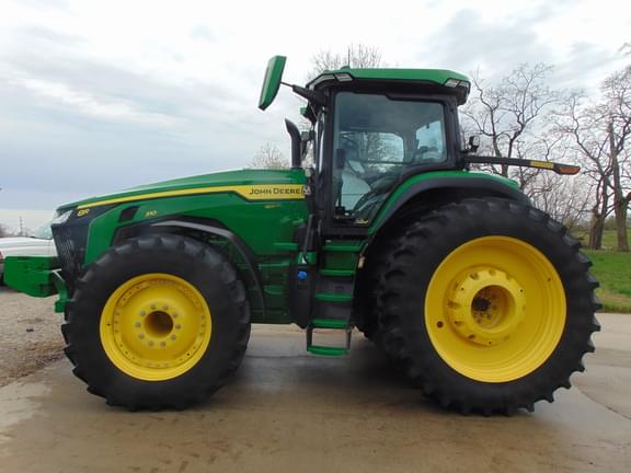 Image of John Deere 8R 310 equipment image 4