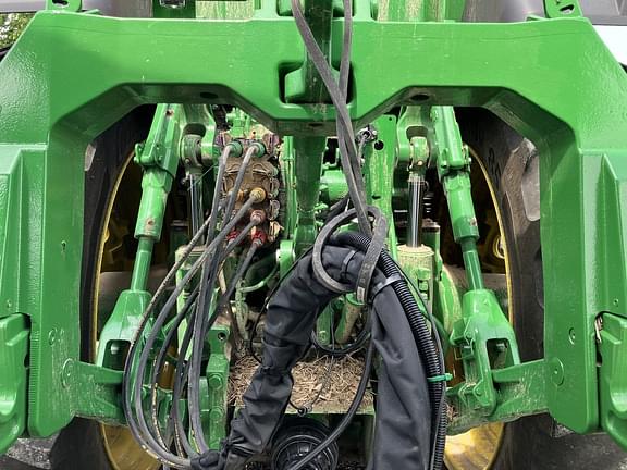 Image of John Deere 8R 310 equipment image 4