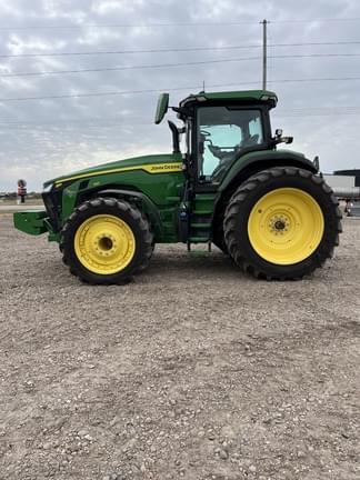 Image of John Deere 8R 310 equipment image 3