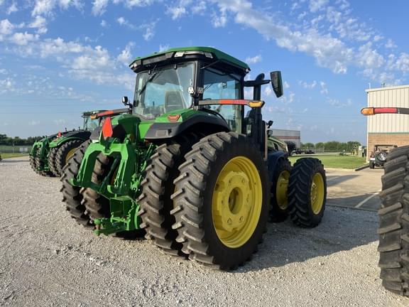 Image of John Deere 8R 310 equipment image 3