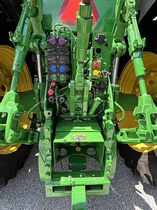 Image of John Deere 8R 310 equipment image 4