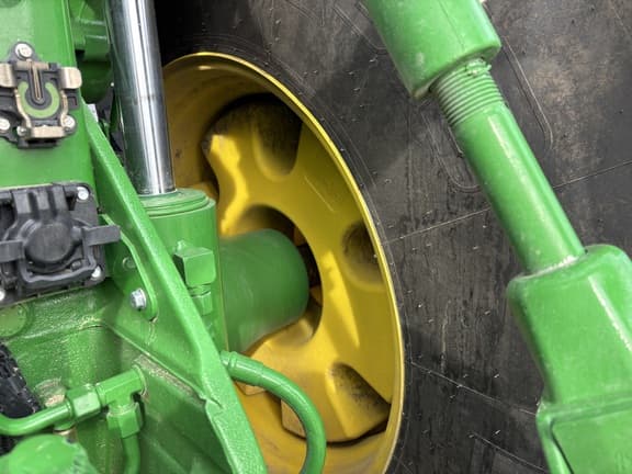 Image of John Deere 8R 310 equipment image 3