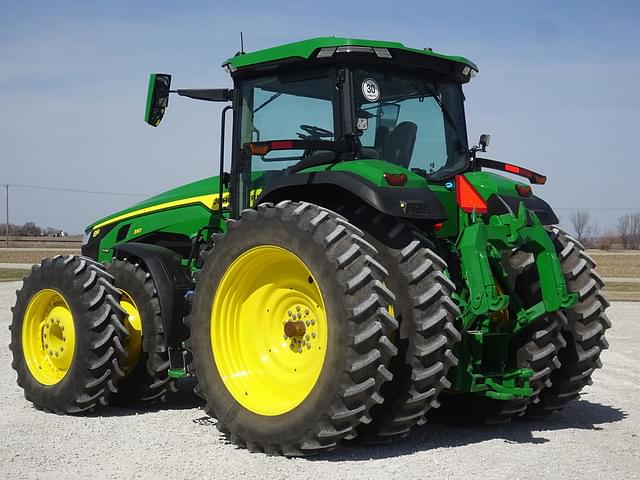 Image of John Deere 8R 310 equipment image 4