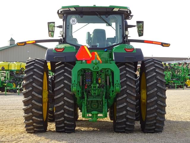 Image of John Deere 8R 310 equipment image 2