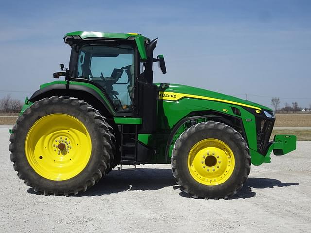Image of John Deere 8R 310 equipment image 3