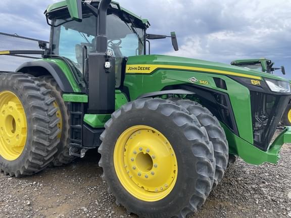 Image of John Deere 8R 340 equipment image 3