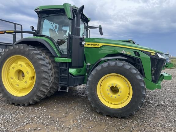 Image of John Deere 8R 340 equipment image 4
