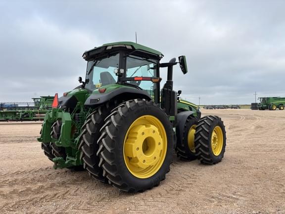 Image of John Deere 8R 340 equipment image 4