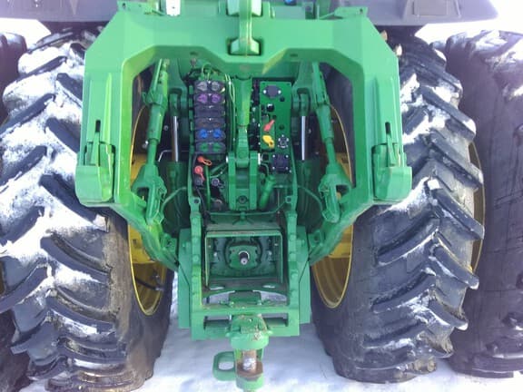 Image of John Deere 8R 340 equipment image 4