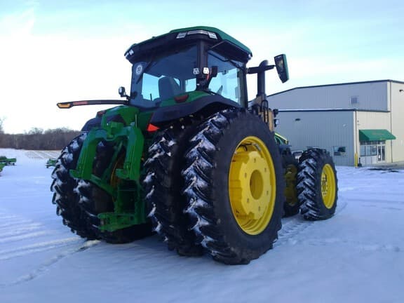 Image of John Deere 8R 340 equipment image 2