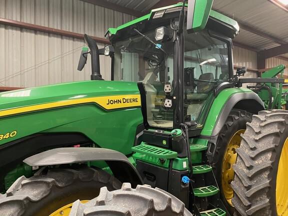 Image of John Deere 8R 340 equipment image 2