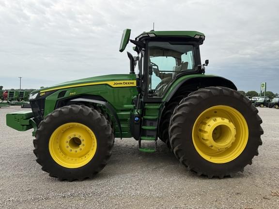 Image of John Deere 8R 340 equipment image 3