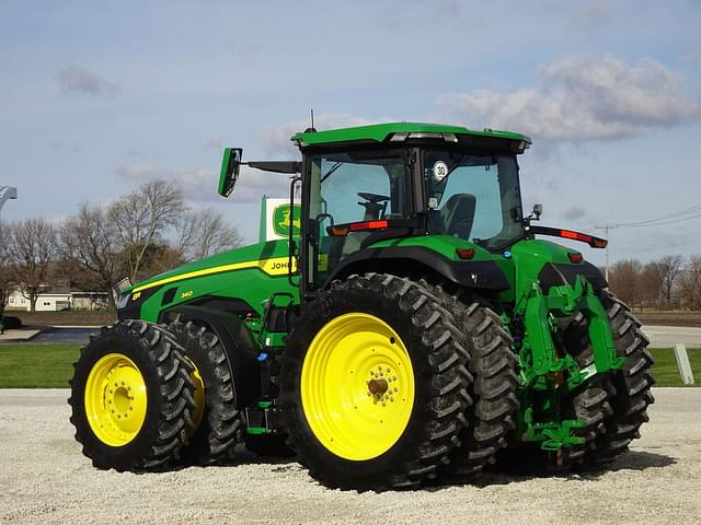 Image of John Deere 8R 340 equipment image 3