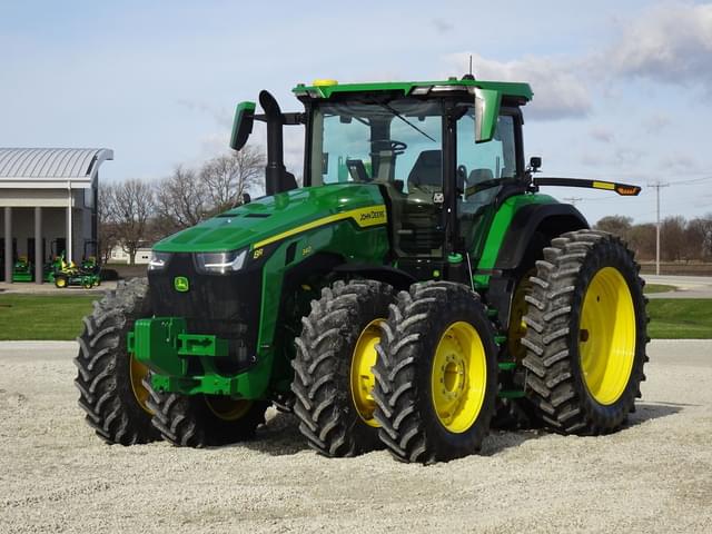 Image of John Deere 8R 340 equipment image 4