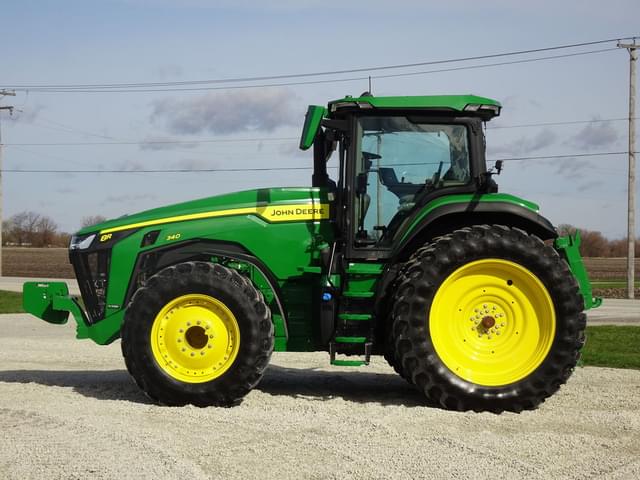Image of John Deere 8R 340 equipment image 2