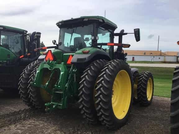 Image of John Deere 8R 340 equipment image 2