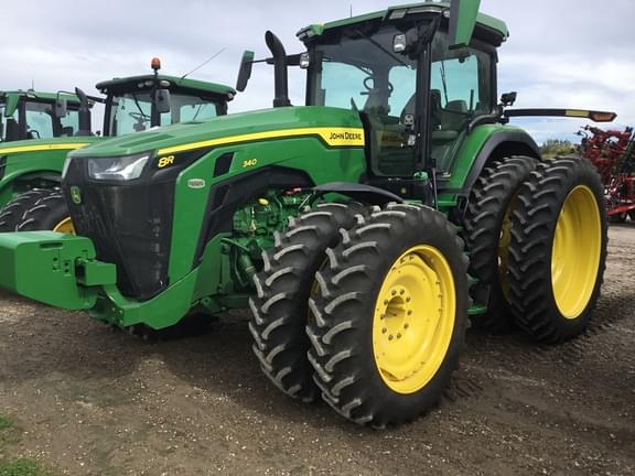 Image of John Deere 8R 340 equipment image 4